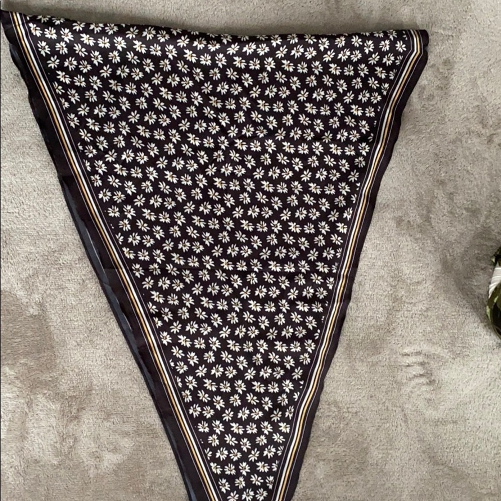 Flower scarf/crop top